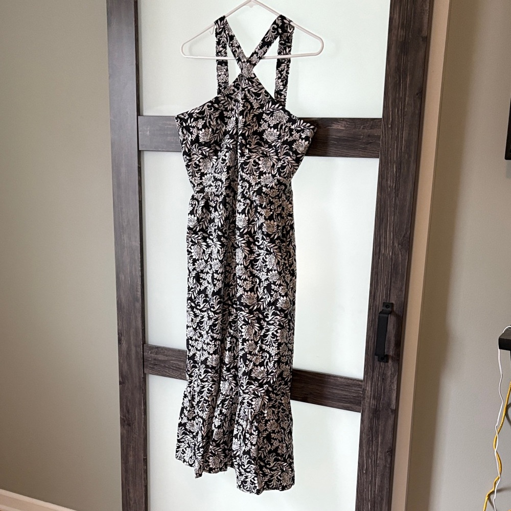 Chic Monochrome Floral Midi Dress